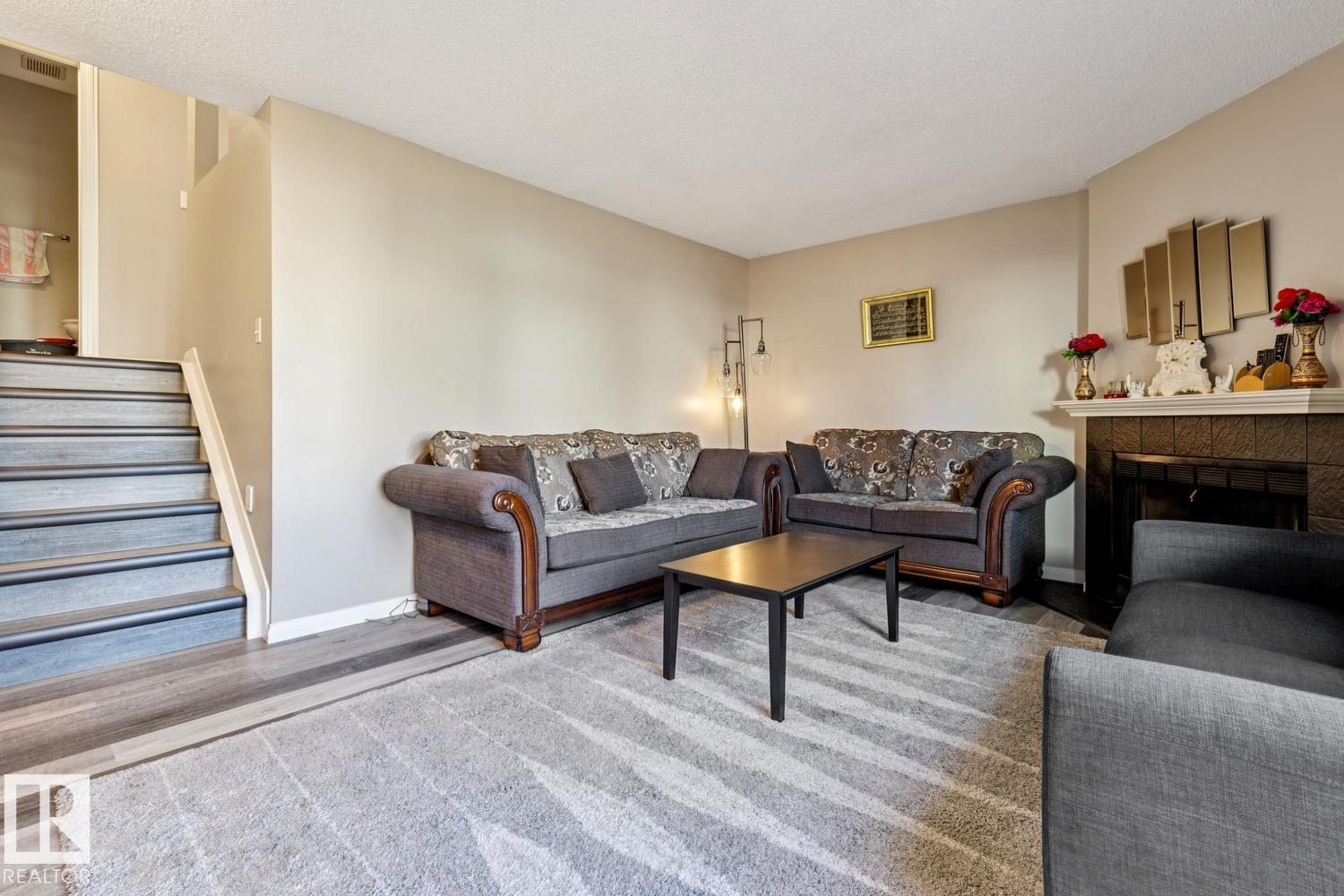 #40 9520 174 ST NW