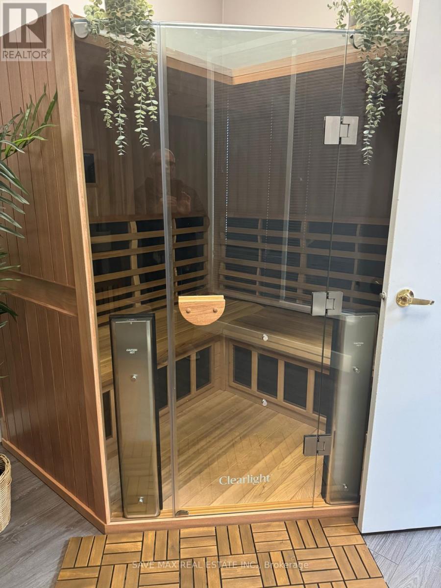 7 - 630 PETER ROBERTSON BOULEVARD