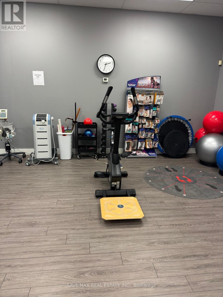 7 - 630 PETER ROBERTSON BOULEVARD