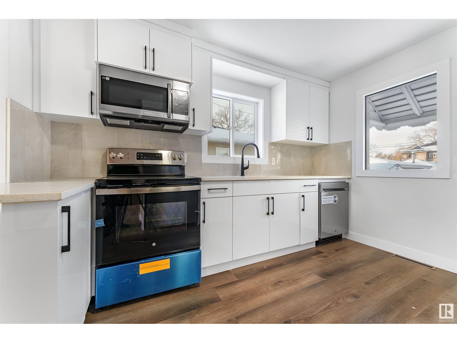 11906 50 ST NW