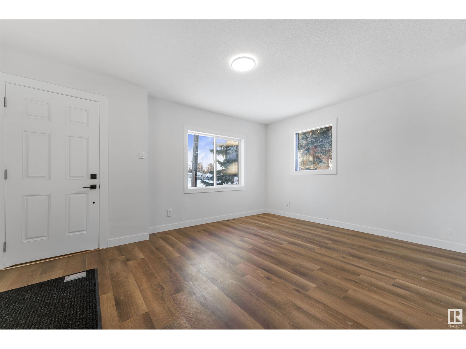 11906 50 ST NW