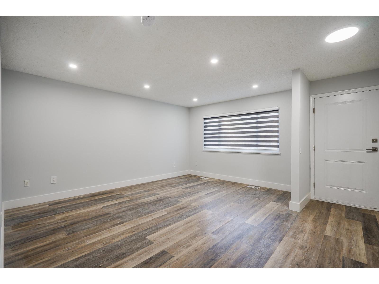 32382- 32384 BRANT AVENUE