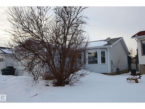 576 Rainbow CR Sherwood Park AB T8A5N6