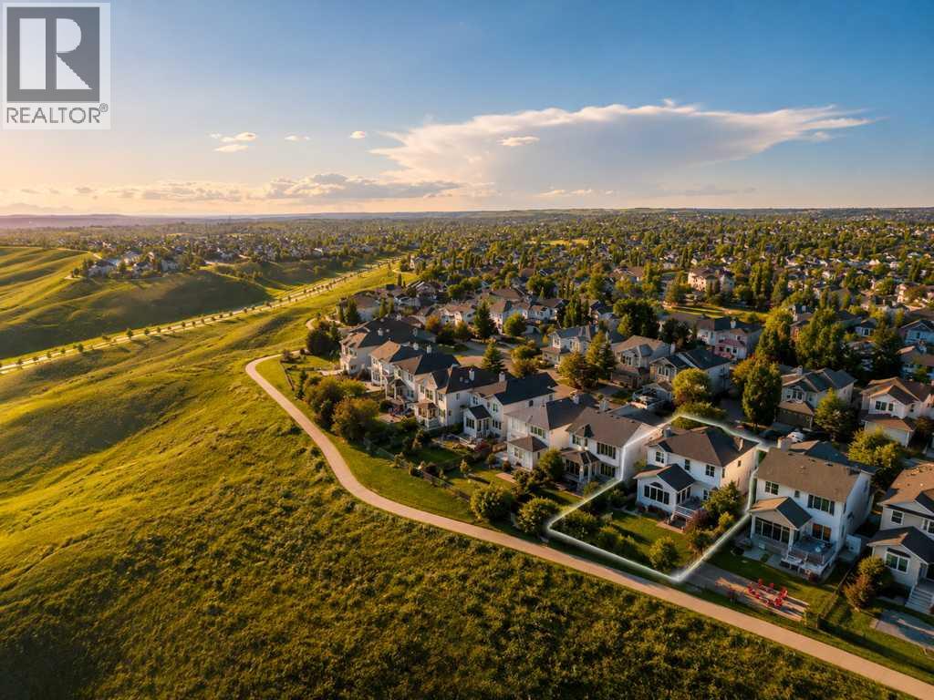 126 Tuscany Ravine Close NW