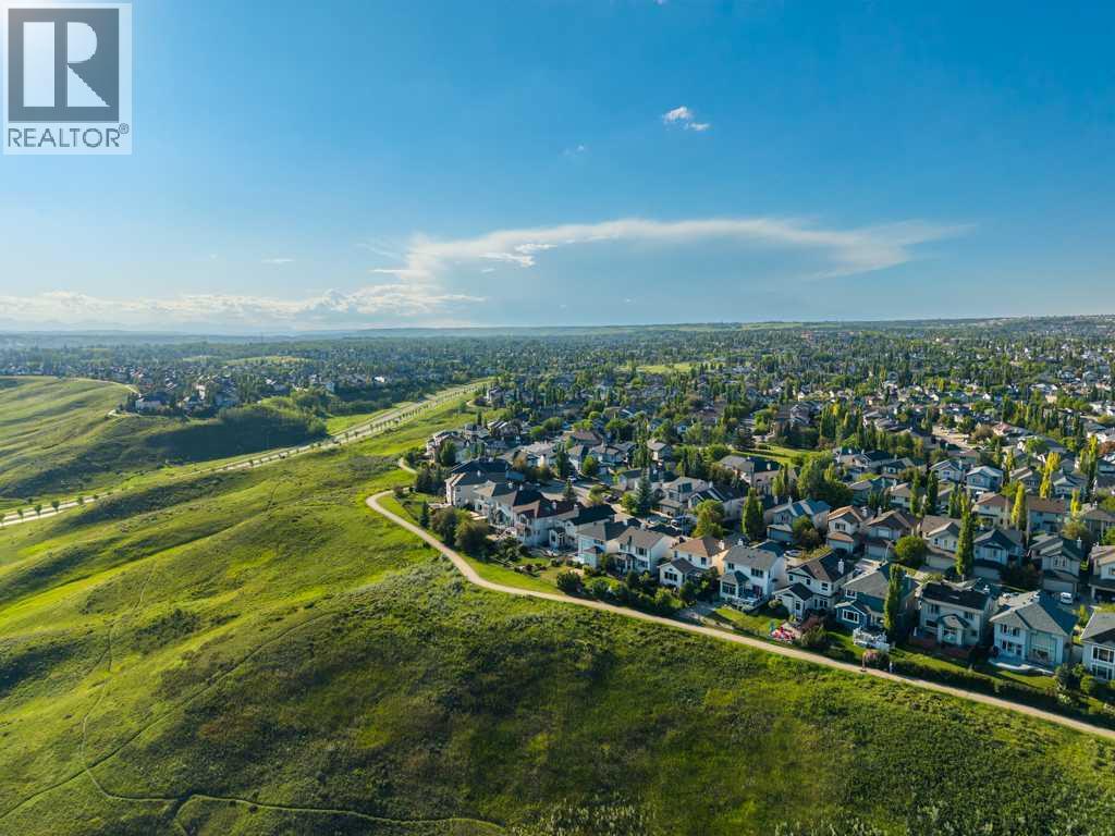126 Tuscany Ravine Close NW