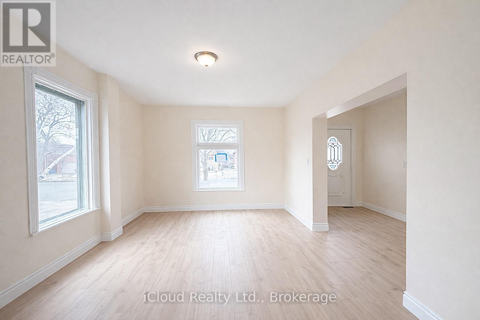 405 UPPER WENTWORTH STREET