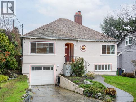 2770 Dewdney Ave Oak Bay BC V8R3M4