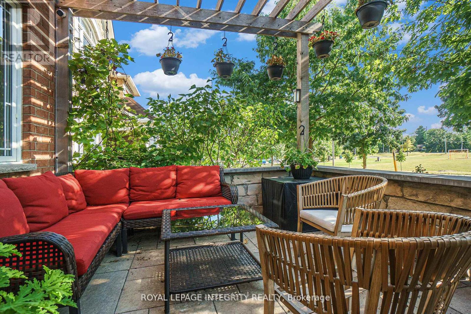 25 BERRY GLEN STREET