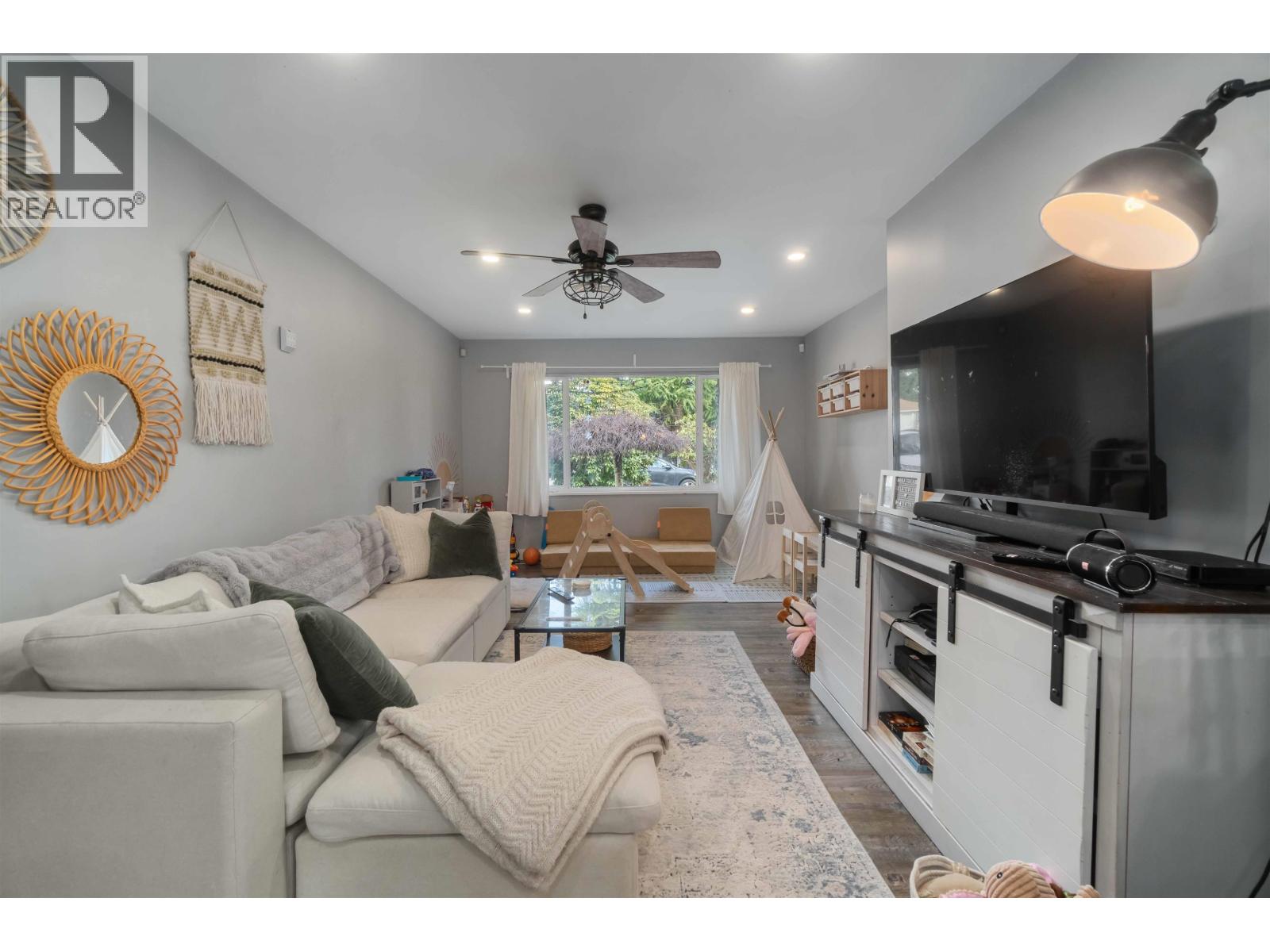 3629-3631 FLINT STREET