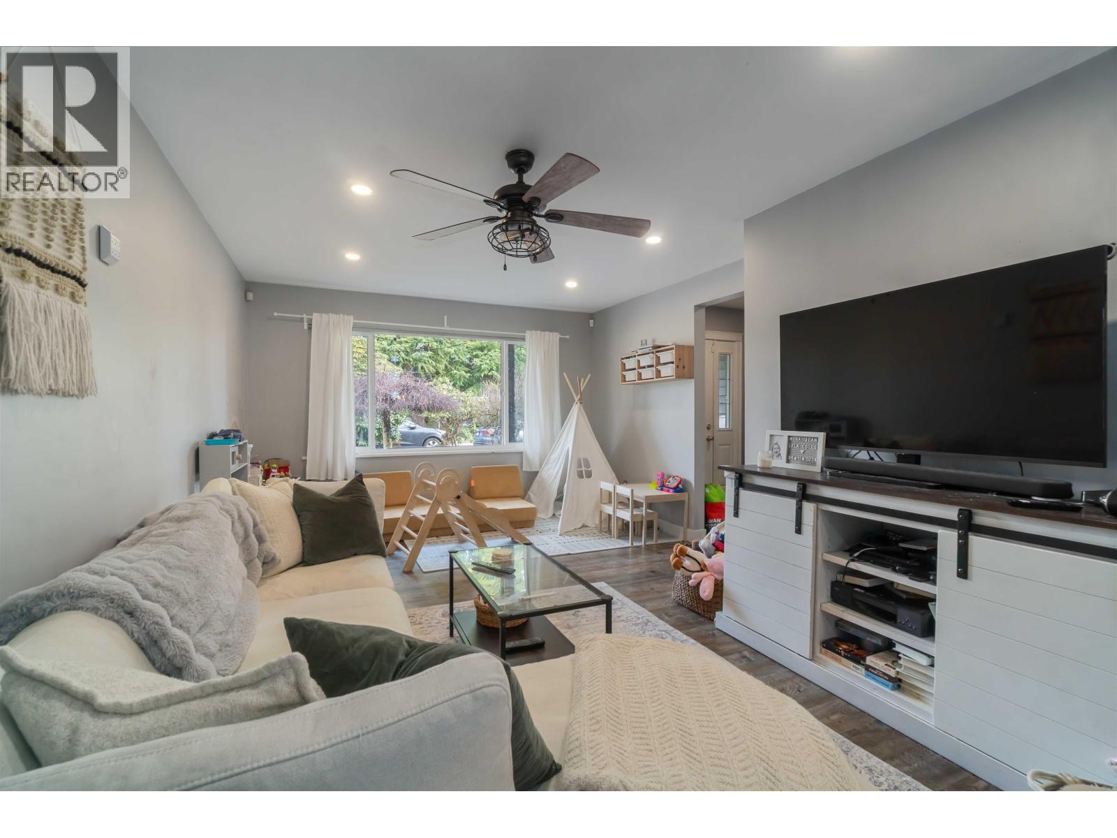 3629-3631 FLINT STREET