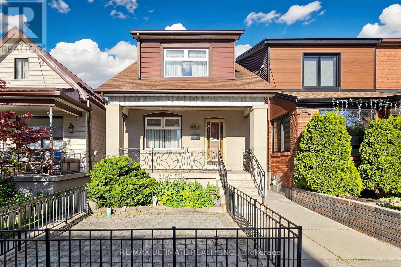 Photo 1 of 33 — 494 OAKWOOD AVENUE W, Toronto (Oakwood Village), ON M6E2W7