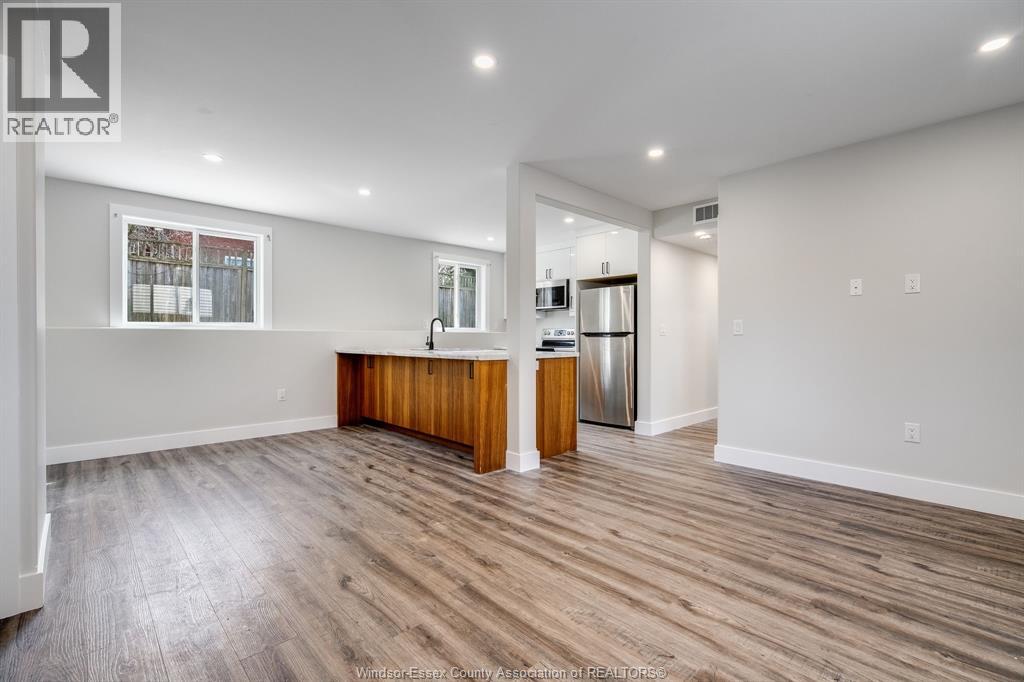 36 Victoria AVENUE South