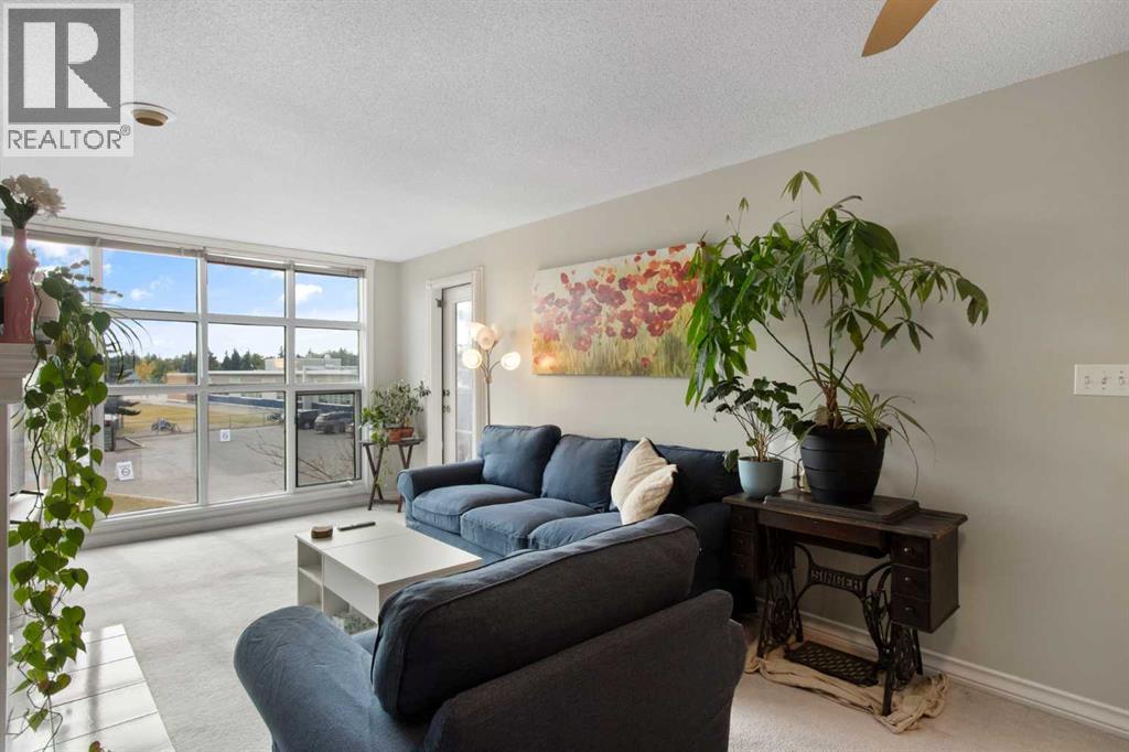 202, 4944 8 Avenue SW