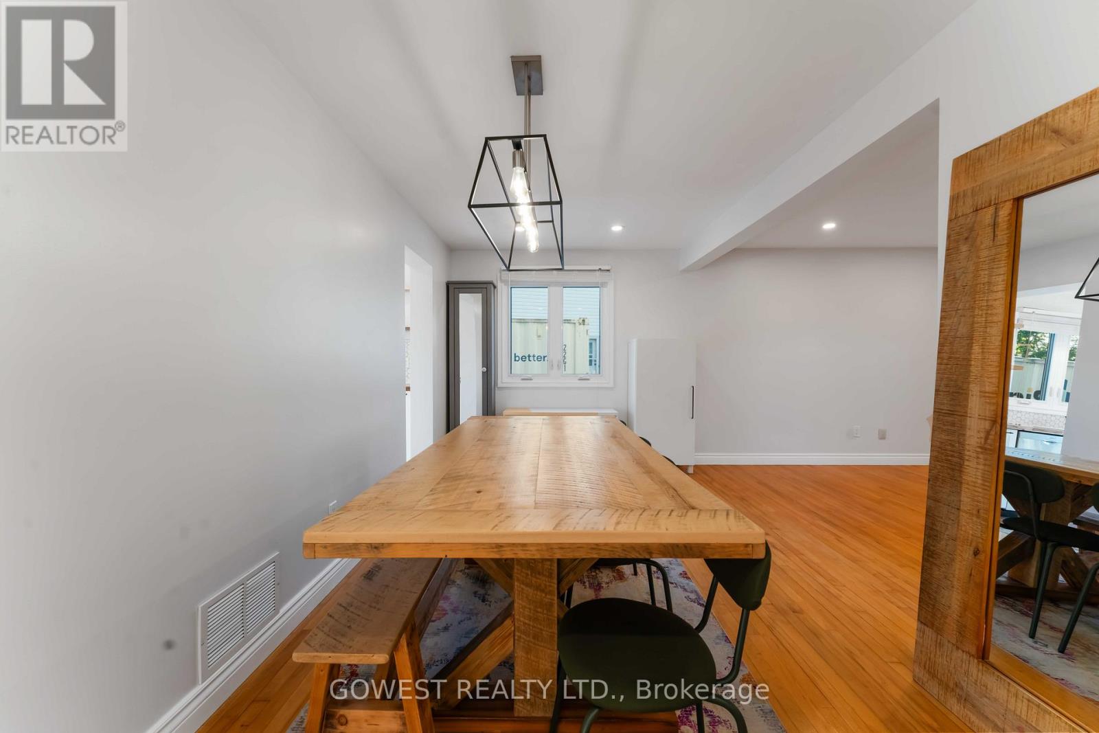 94 FIELDGATE DRIVE