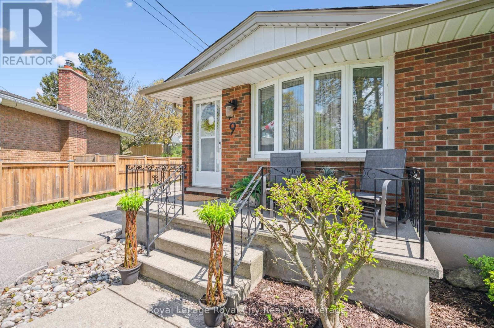 9 KENWOOD CRESCENT