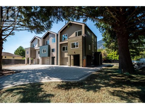 38891 GARIBALDI AVENUE Squamish BC V8B0E8