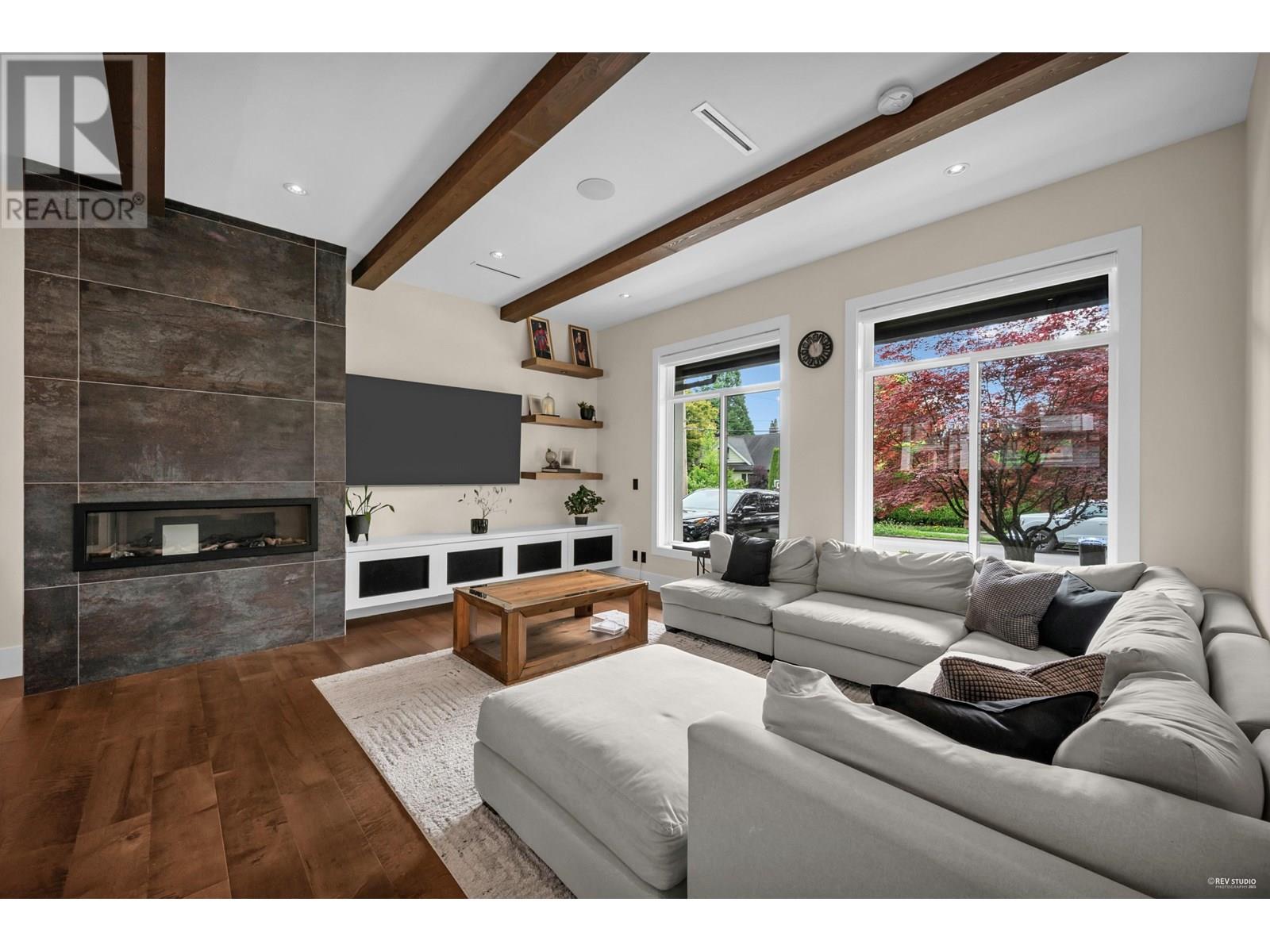 929 FOURTH STREET