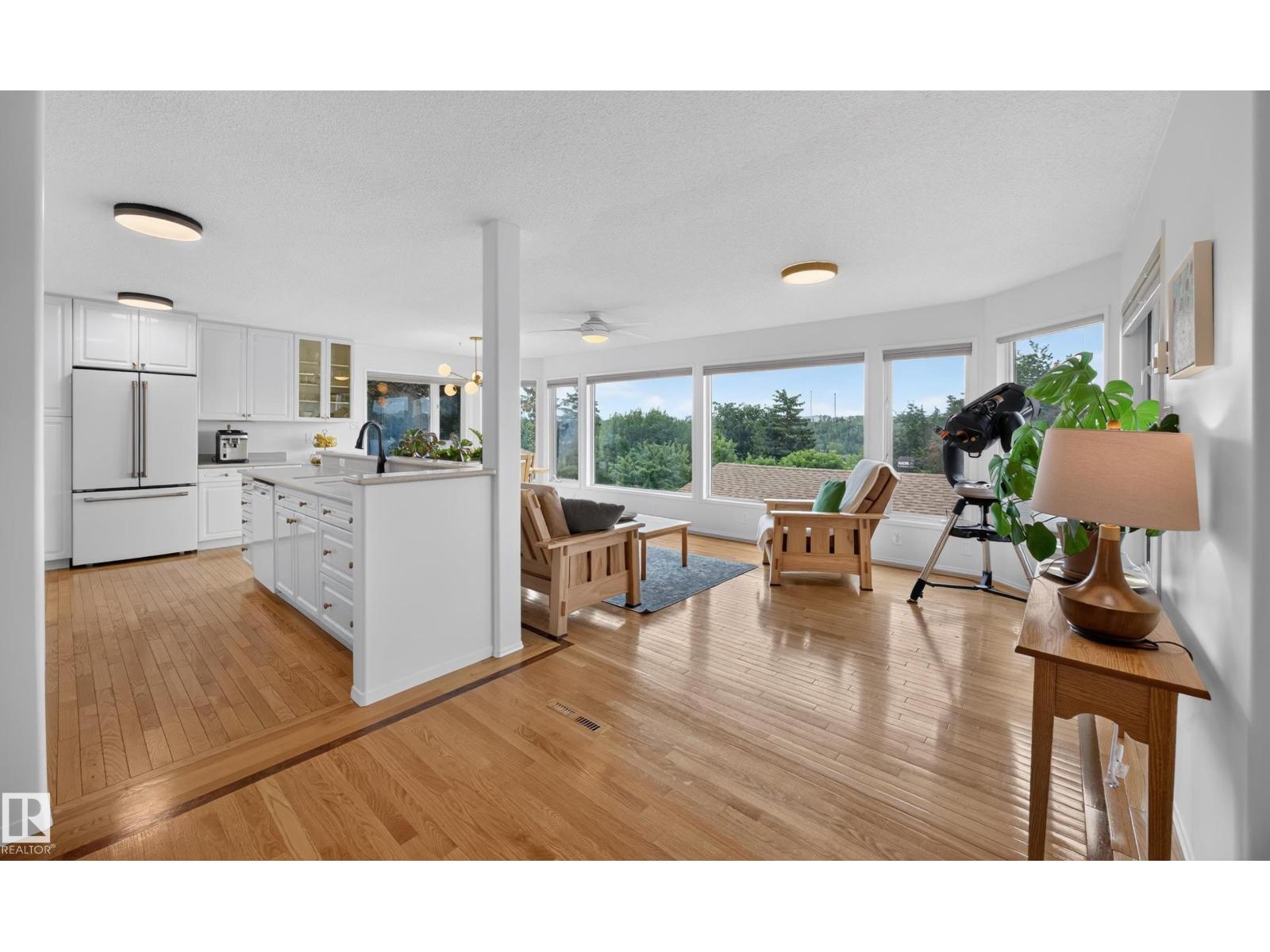 3411 103 AV NW