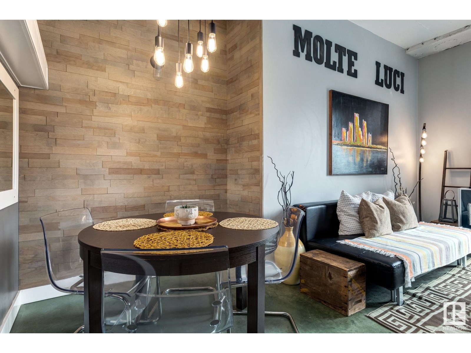 #510 10024 JASPER AV NW