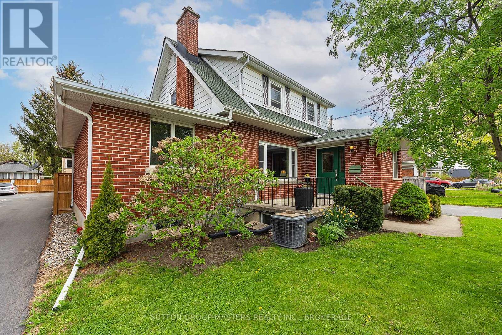 284 HELEN STREET