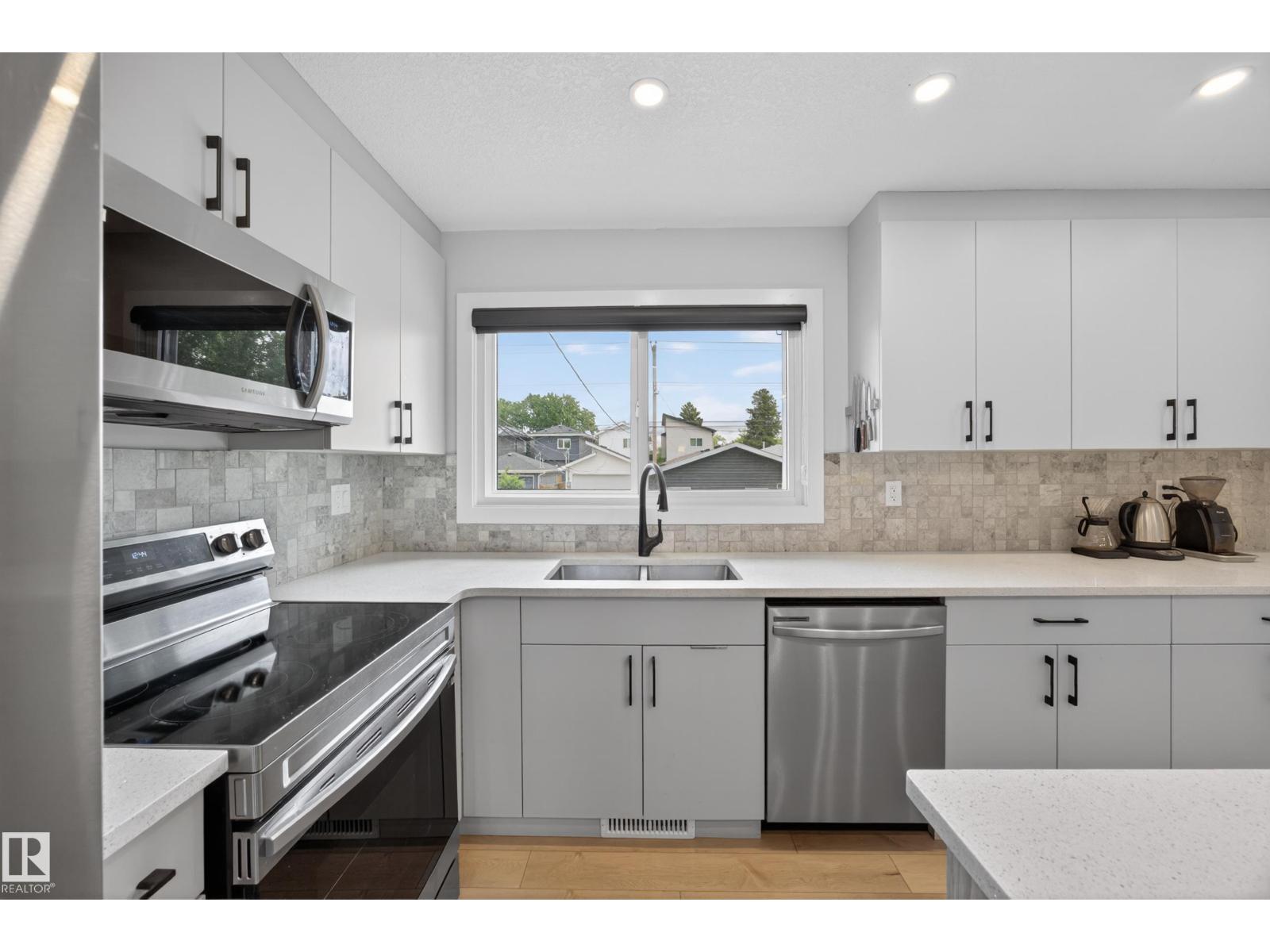 9915 154 ST NW