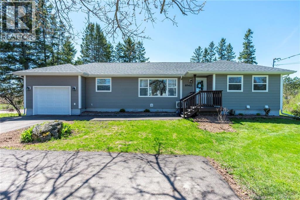 Photo 1 of 47 — 1042 Elmwood, Moncton, NB E1H2G9
