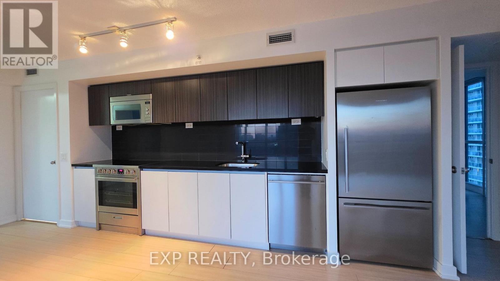 2206 - 85 QUEENS WHARF ROAD