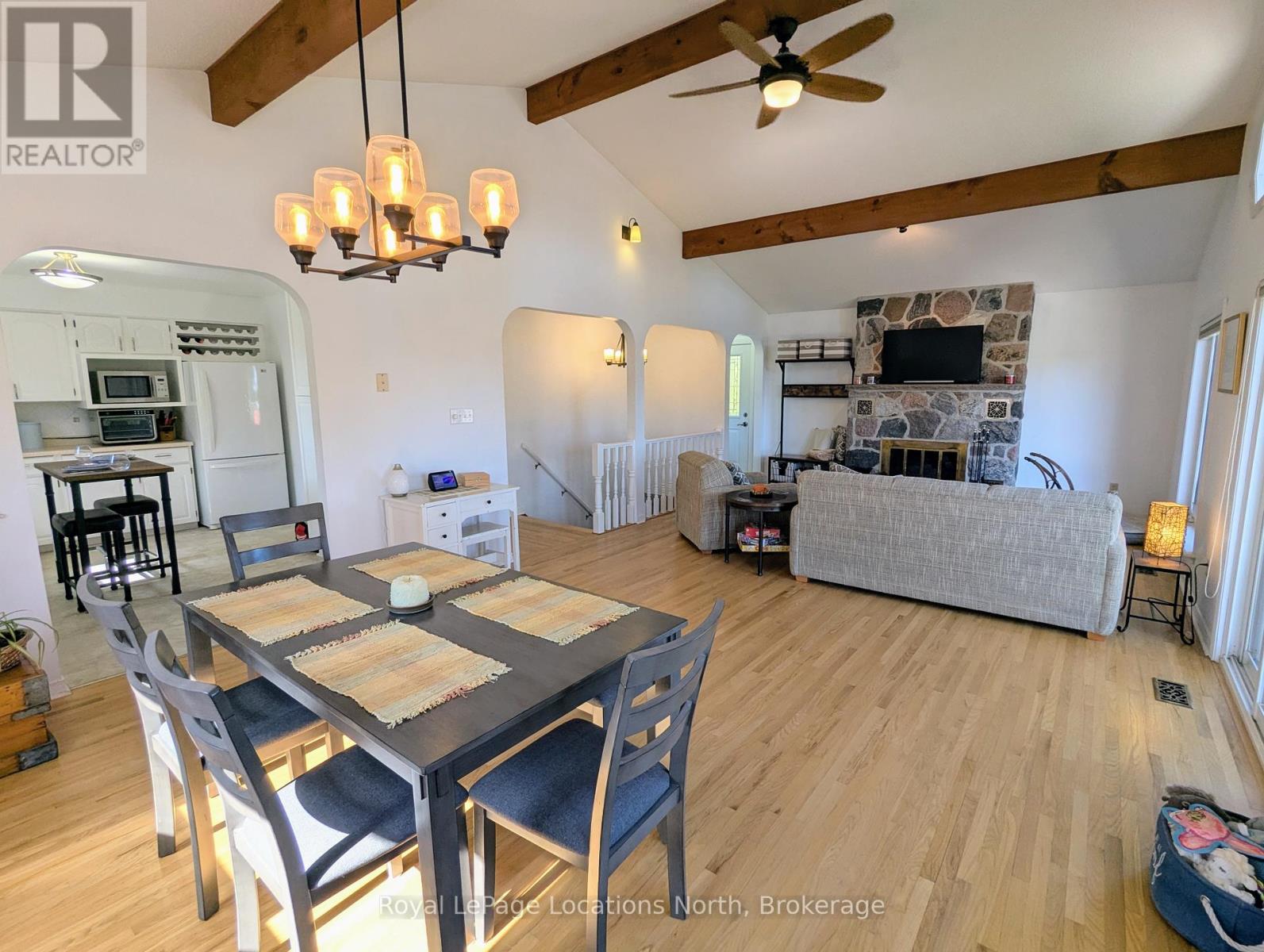 306 LAKESHORE ROAD N