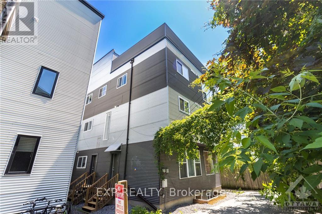 466 NELSON STREET