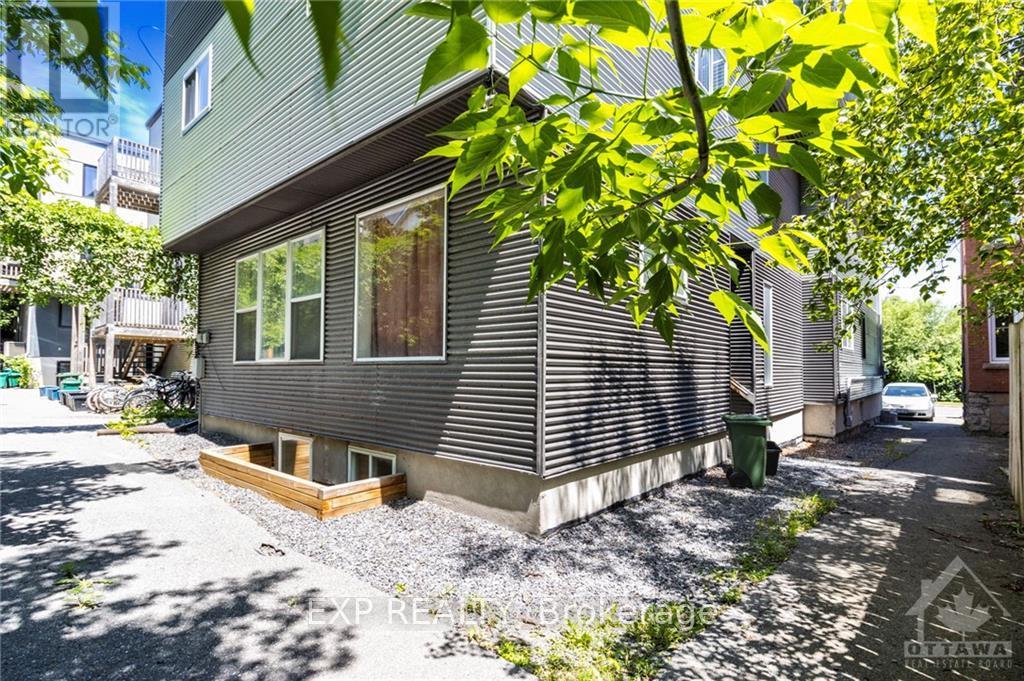 466 NELSON STREET