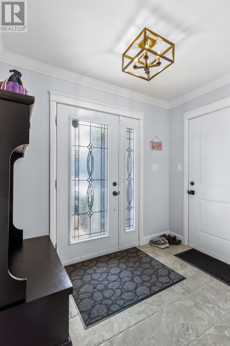 21 Maurice Putt Crescent