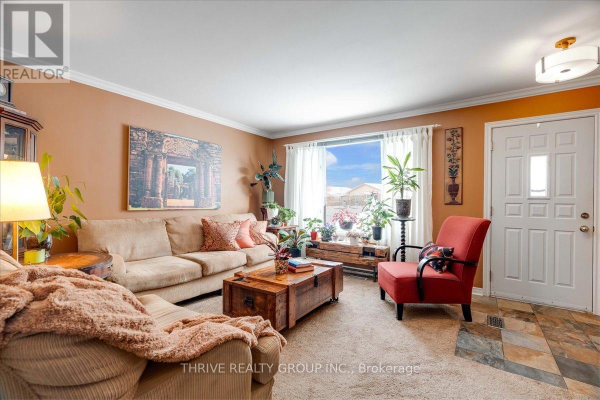 55 BRECKENRIDGE CRESCENT