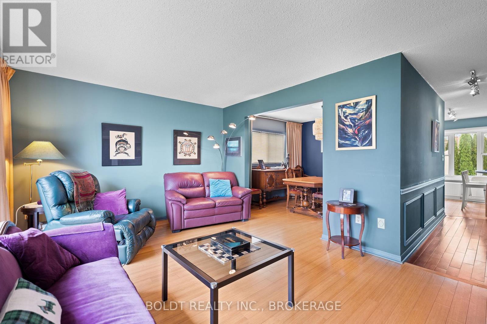 50 BEACHVIEW DRIVE