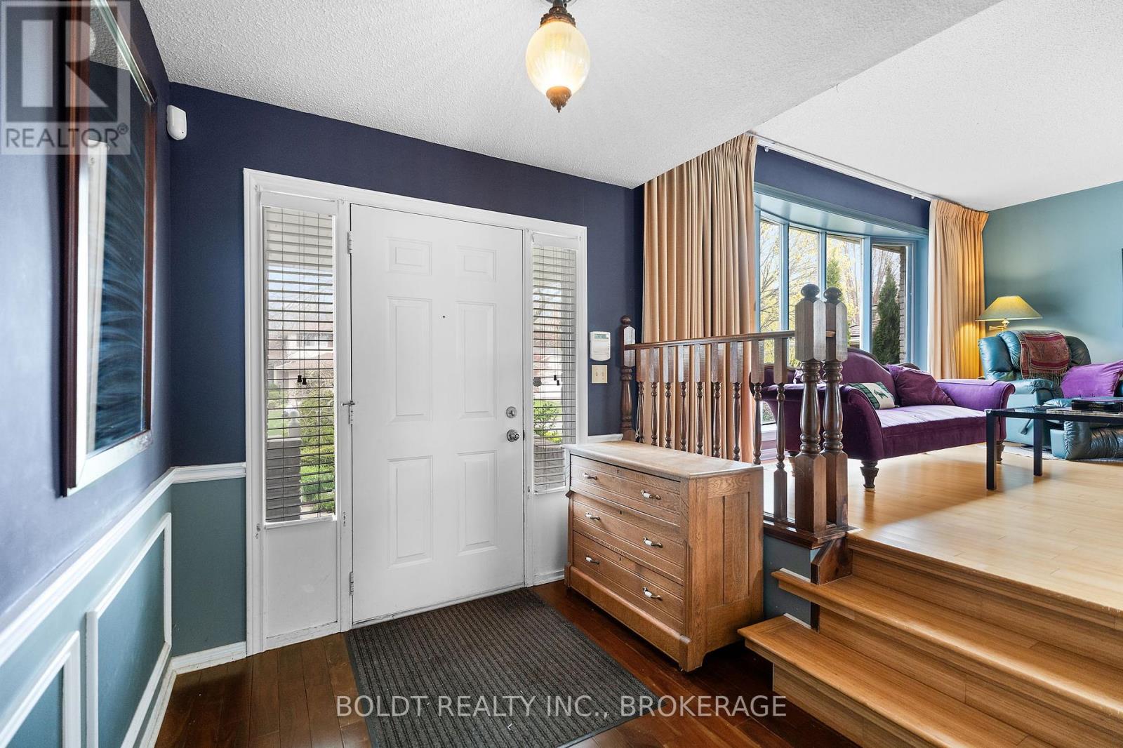 50 BEACHVIEW DRIVE