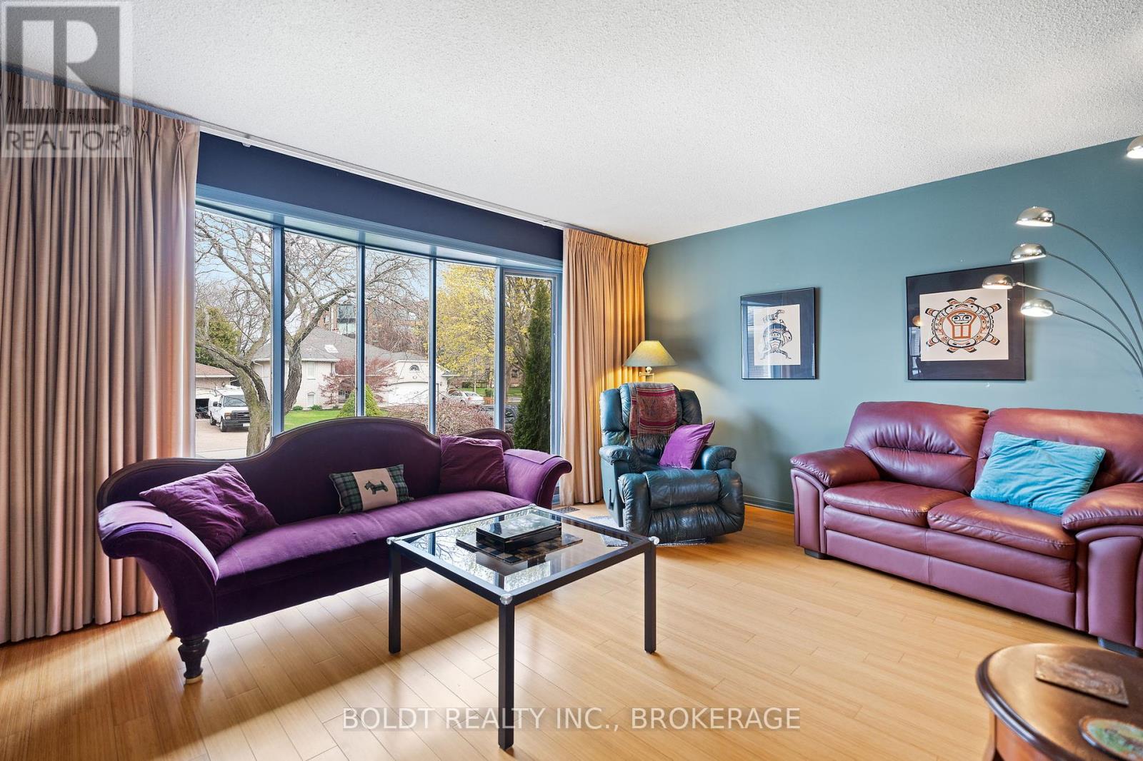 50 BEACHVIEW DRIVE