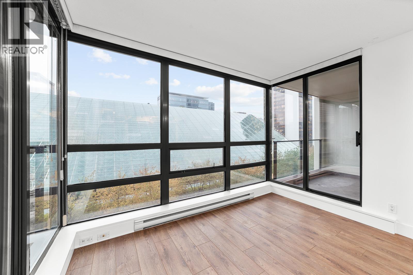 602 933 HORNBY STREET