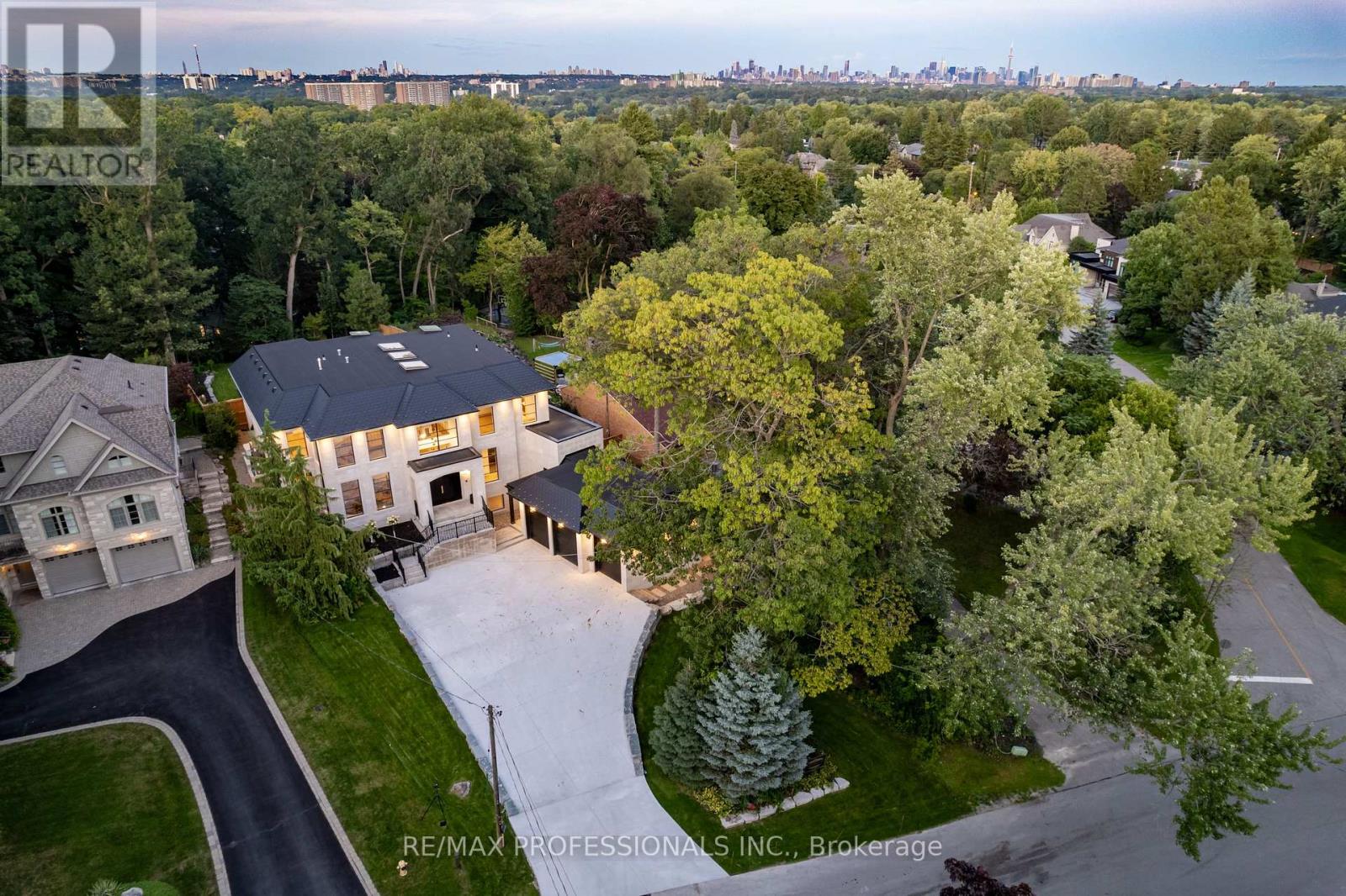 15 EDENBROOK HILL