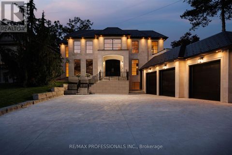 15 EDENBROOK HILL Toronto (Edenbridge-Humber Valley) ON M9A3Z7