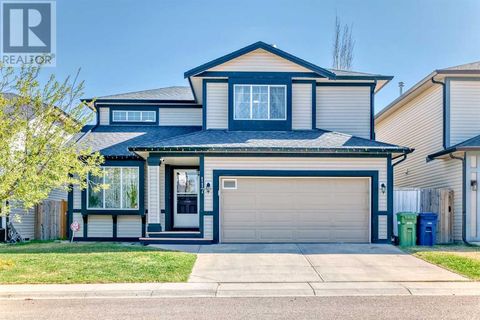 117 Luxstone Road SW Airdrie AB T4B0J7