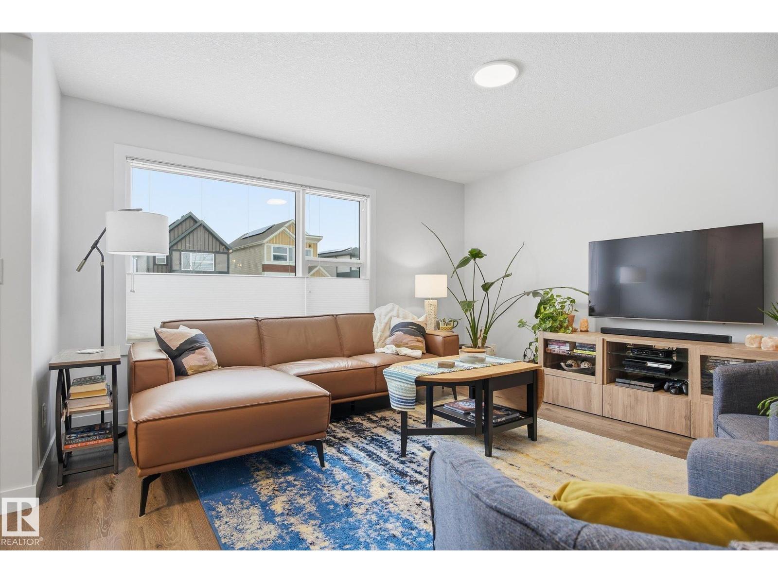 201 CHARLESWORTH DR SW