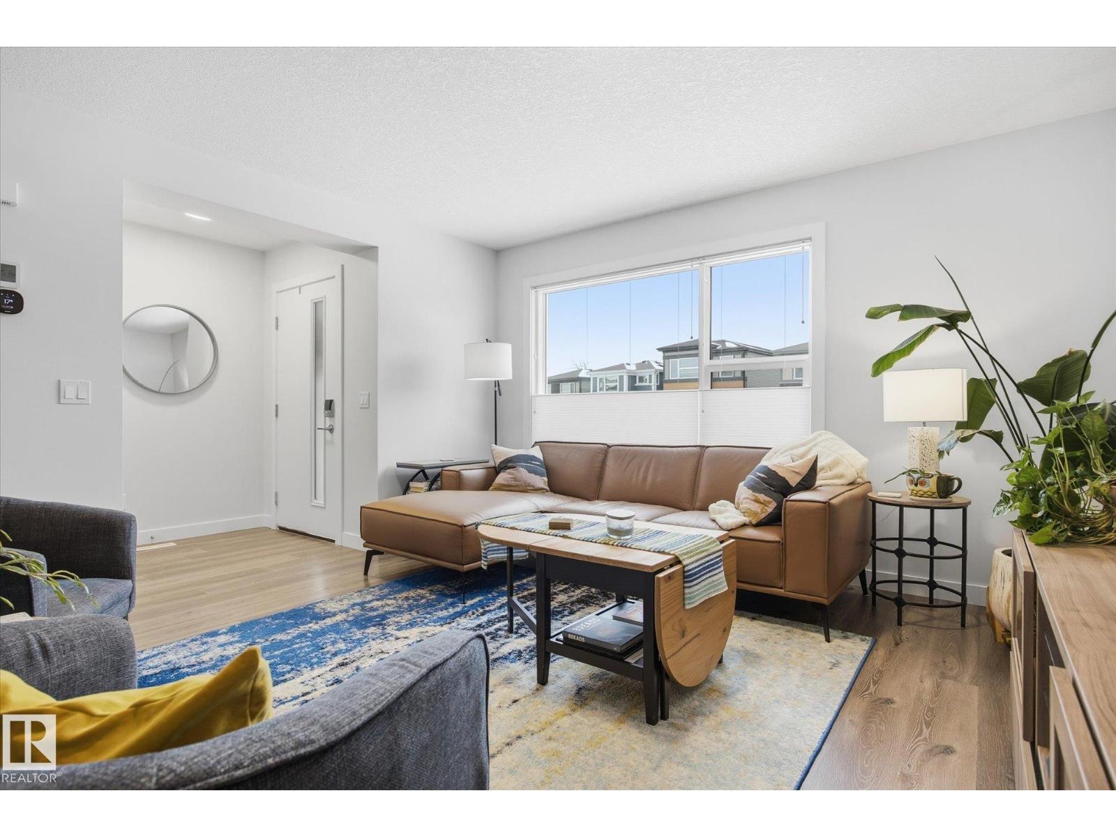 201 CHARLESWORTH DR SW