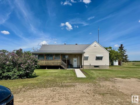 545011 RR 155 Rural Two Hills County AB T9C1T6