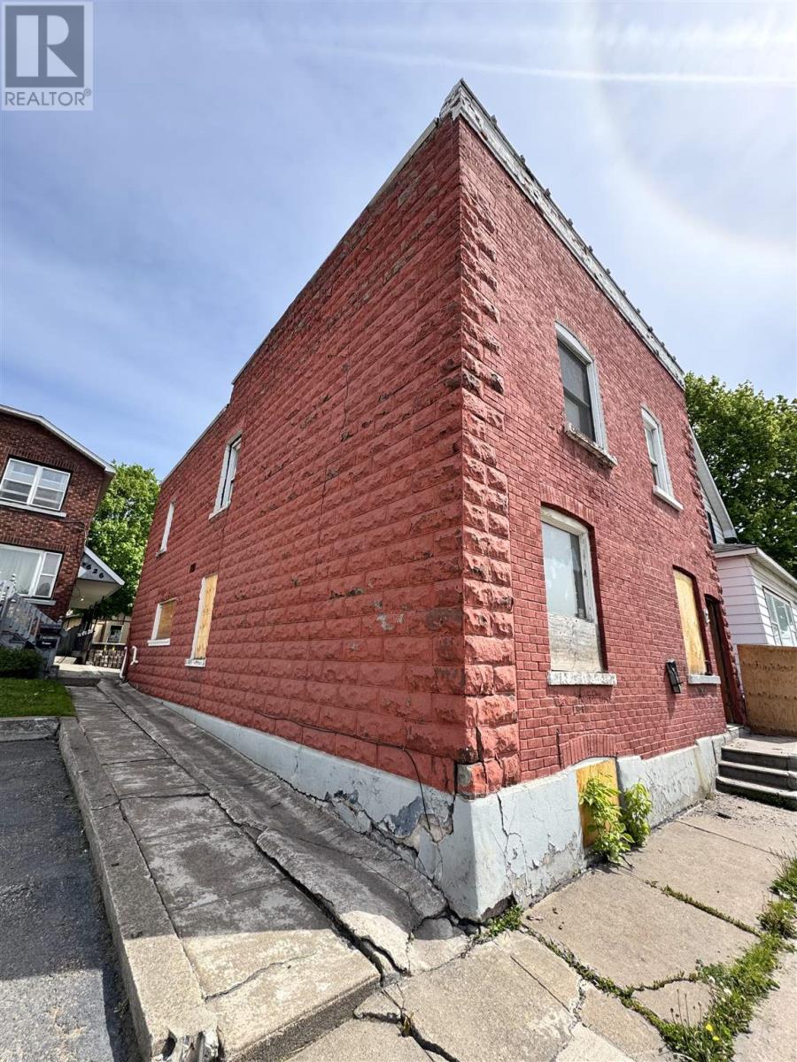 Homes for Sale Sault Ste. Marie 624 Queen ST W