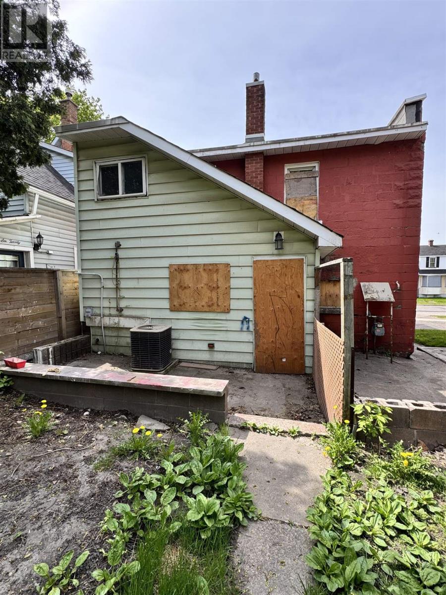 Homes for Sale Sault Ste. Marie 624 Queen ST W