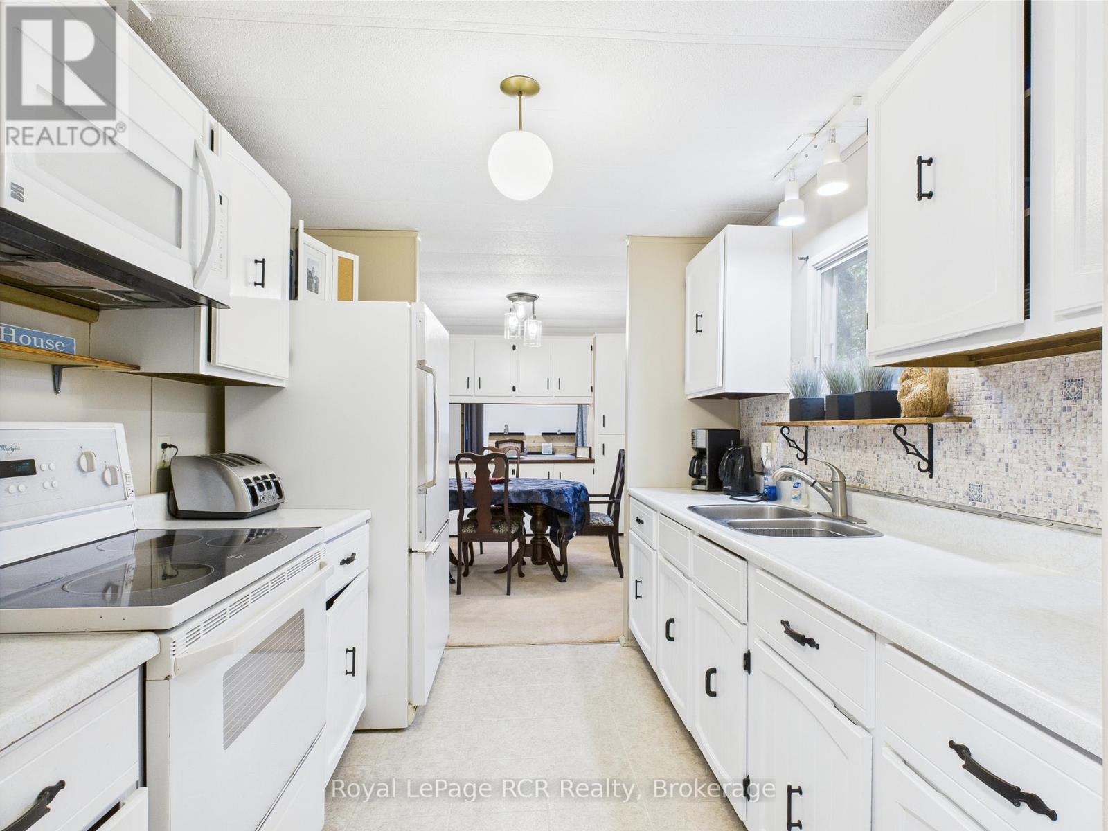 112 HURON ROAD