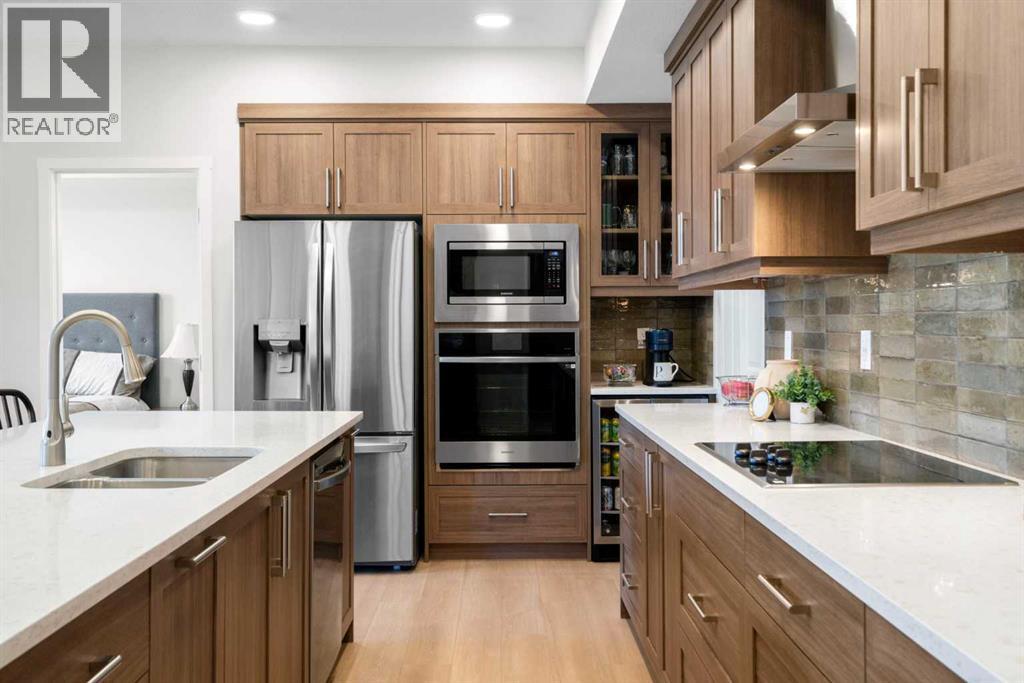 2208, 33 Carringham Gate NW