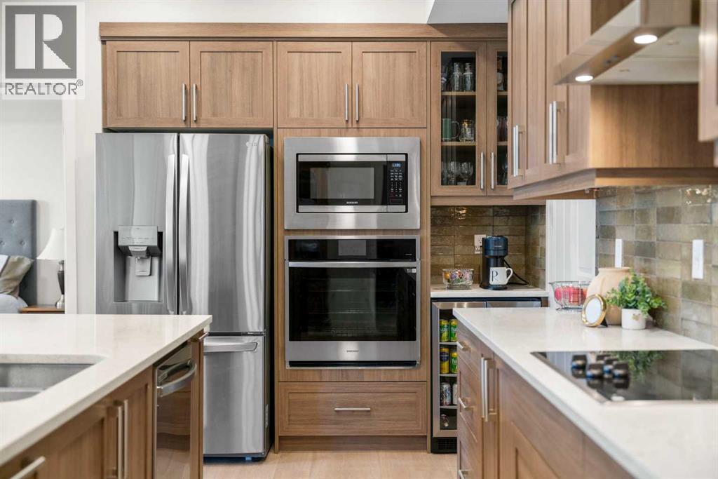 2208, 33 Carringham Gate NW