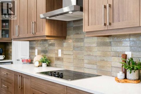 2208, 33 Carringham Gate NW Calgary AB T3P2H6