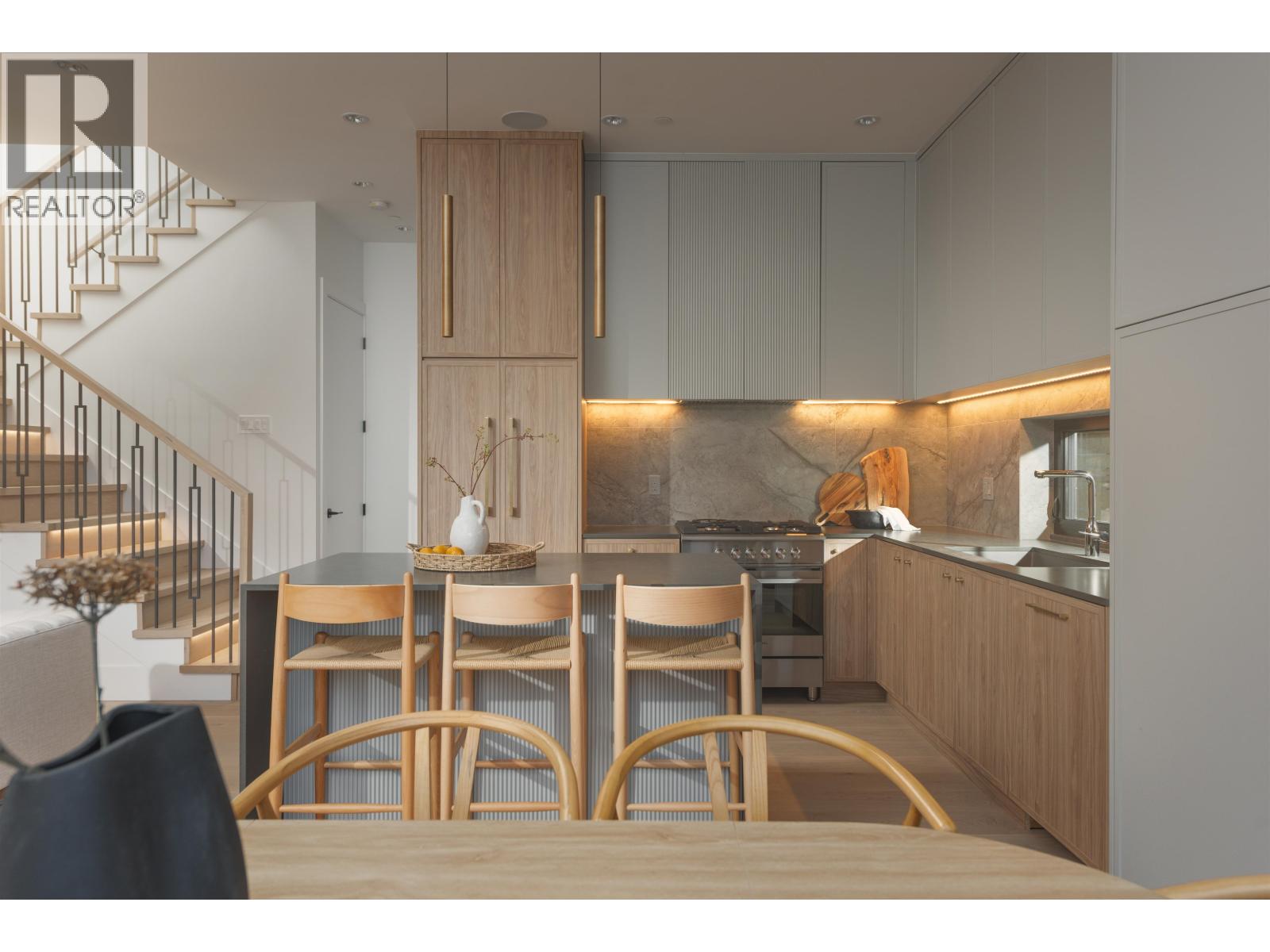 1 2684 OXFORD STREET