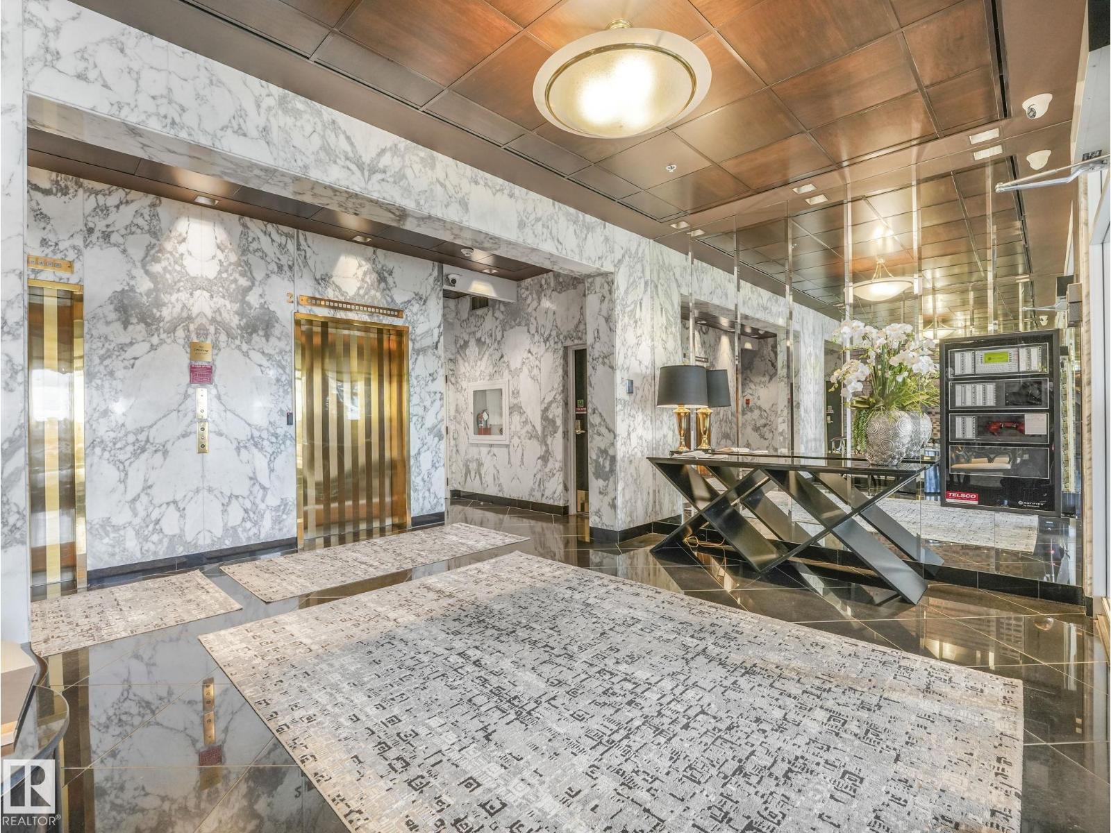 #601 11826 100 AV NW